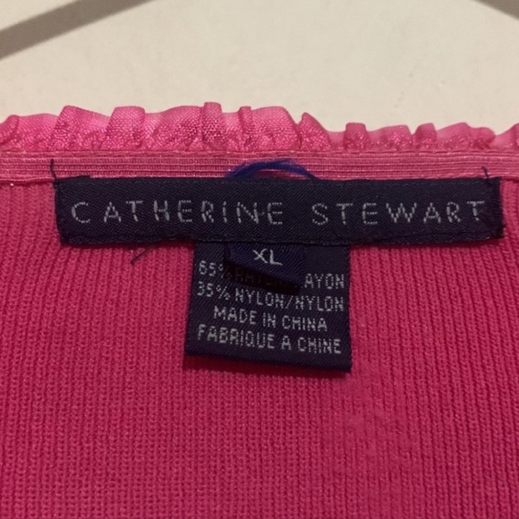 💋3/30 Saturated  Barbie pink ruffled v neck top - Picture 2 of 6